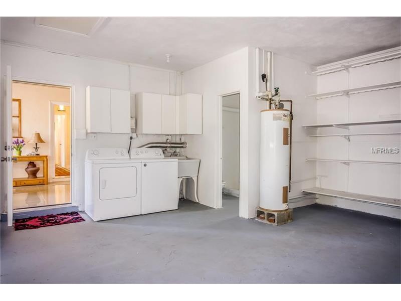 317 HARBOR DRIVE S, VENICE, Florida 34285, 2 Bedrooms Bedrooms, 5 Rooms Rooms,3 BathroomsBathrooms,Residential,For sale,HARBOR,N5916398