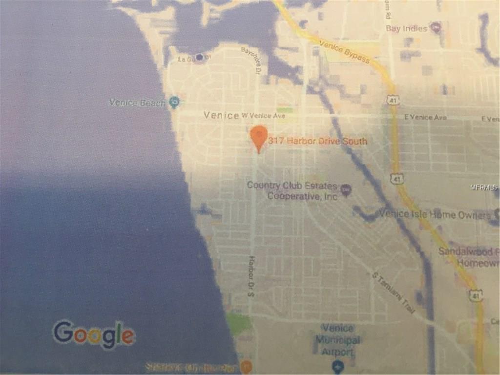 317 HARBOR DRIVE S, VENICE, Florida 34285, 2 Bedrooms Bedrooms, 5 Rooms Rooms,3 BathroomsBathrooms,Residential,For sale,HARBOR,N5916398