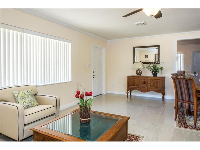 317 HARBOR DRIVE S, VENICE, Florida 34285, 2 Bedrooms Bedrooms, 5 Rooms Rooms,3 BathroomsBathrooms,Residential,For sale,HARBOR,N5916398