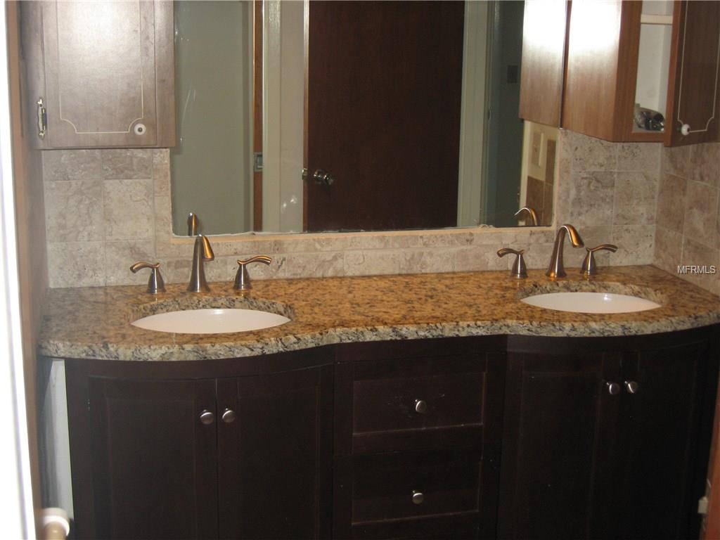 404 PARK BOULEVARD N, VENICE, Florida 34285, 3 Bedrooms Bedrooms, 7 Rooms Rooms,2 BathroomsBathrooms,Residential,For sale,PARK,D5919220