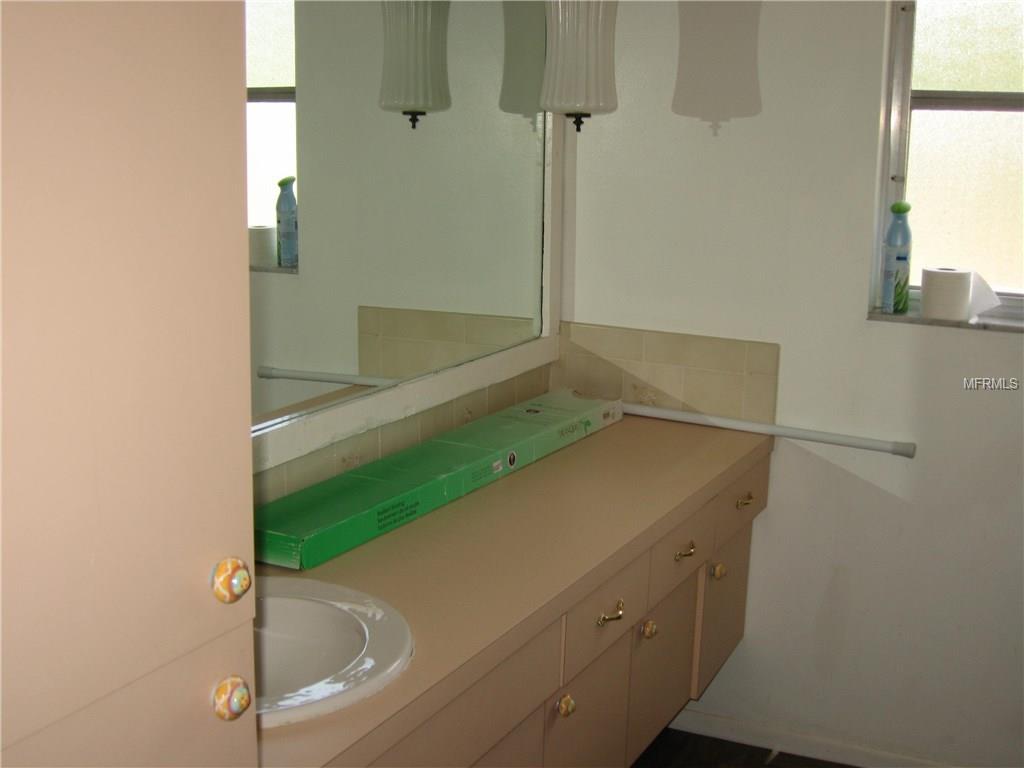 404 PARK BOULEVARD N, VENICE, Florida 34285, 3 Bedrooms Bedrooms, 7 Rooms Rooms,2 BathroomsBathrooms,Residential,For sale,PARK,D5919220