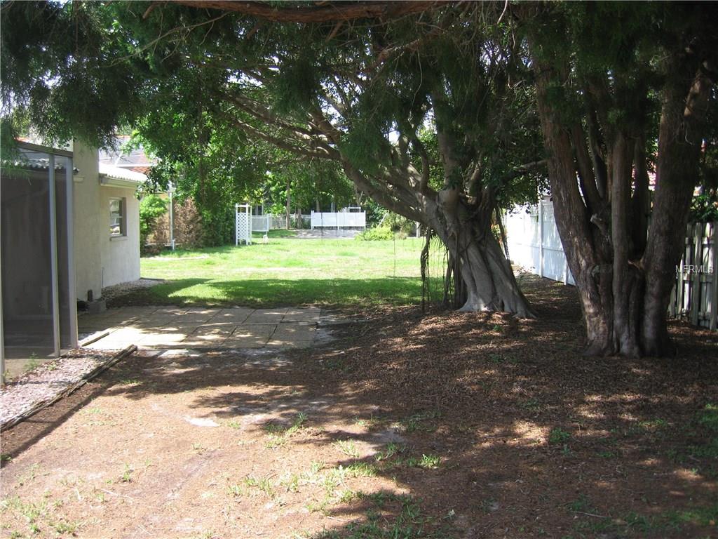 404 PARK BOULEVARD N, VENICE, Florida 34285, 3 Bedrooms Bedrooms, 7 Rooms Rooms,2 BathroomsBathrooms,Residential,For sale,PARK,D5919220