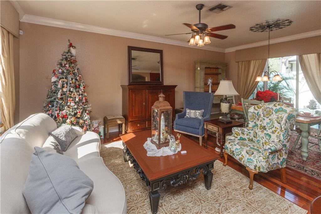 8001 SAINT ANDREWS CIRCLE, ORLANDO, Florida 32835, 3 Bedrooms Bedrooms, 9 Rooms Rooms,3 BathroomsBathrooms,Residential,For sale,SAINT ANDREWS,O5550643