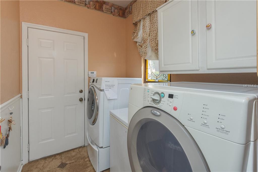 8001 SAINT ANDREWS CIRCLE, ORLANDO, Florida 32835, 3 Bedrooms Bedrooms, 9 Rooms Rooms,3 BathroomsBathrooms,Residential,For sale,SAINT ANDREWS,O5550643