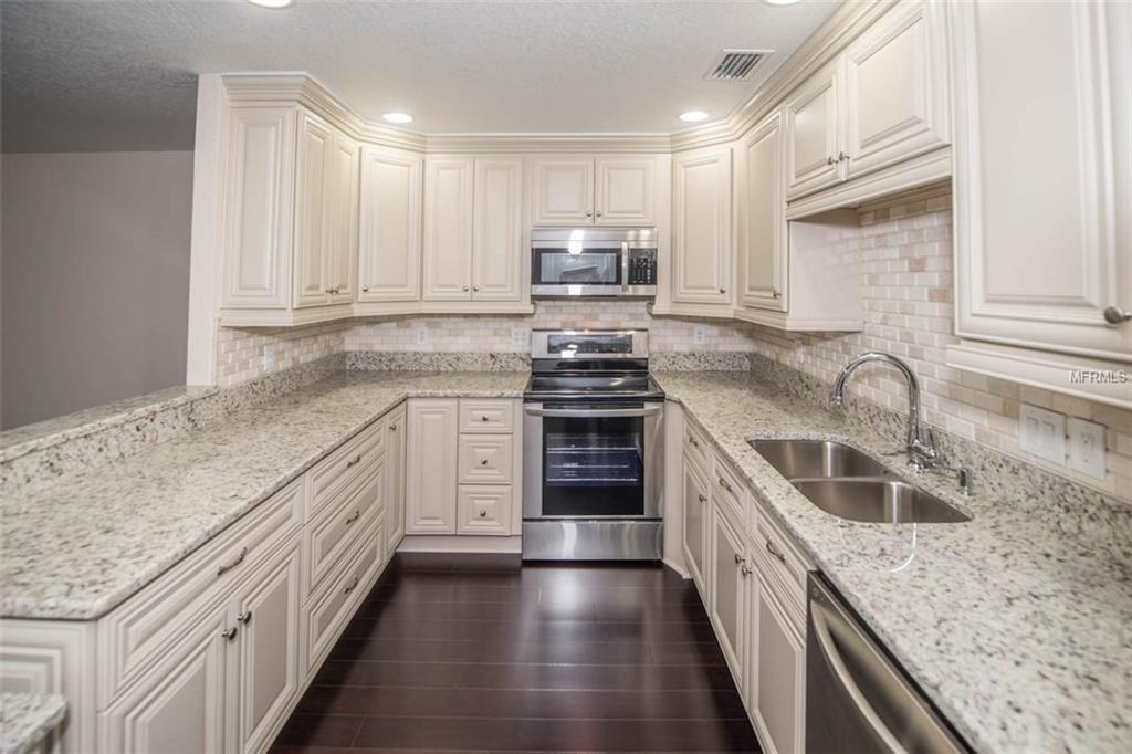 401 DORCHESTER PLACE, SUN CITY CENTER, Florida 33573, 1 Bedroom Bedrooms, 3 Rooms Rooms,1 BathroomBathrooms,Residential,For sale,DORCHESTER,R4707226