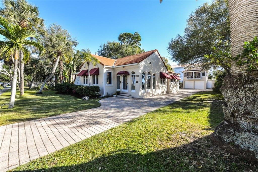 1936 GROVE STREET, SARASOTA, Florida 34239, 4 Bedrooms Bedrooms, 6 Rooms Rooms,4 BathroomsBathrooms,Residential,For sale,GROVE,A4206863