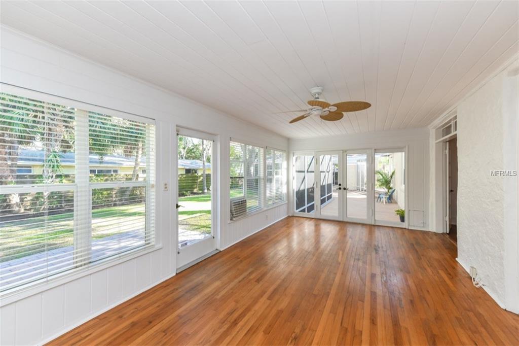 1936 GROVE STREET, SARASOTA, Florida 34239, 4 Bedrooms Bedrooms, 6 Rooms Rooms,4 BathroomsBathrooms,Residential,For sale,GROVE,A4206863