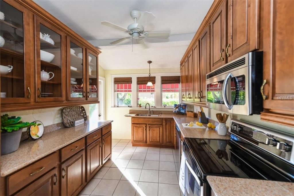 1936 GROVE STREET, SARASOTA, Florida 34239, 4 Bedrooms Bedrooms, 6 Rooms Rooms,4 BathroomsBathrooms,Residential,For sale,GROVE,A4206863