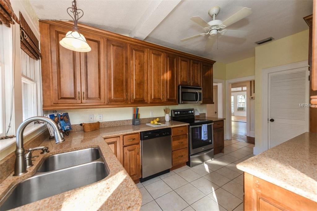 1936 GROVE STREET, SARASOTA, Florida 34239, 4 Bedrooms Bedrooms, 6 Rooms Rooms,4 BathroomsBathrooms,Residential,For sale,GROVE,A4206863