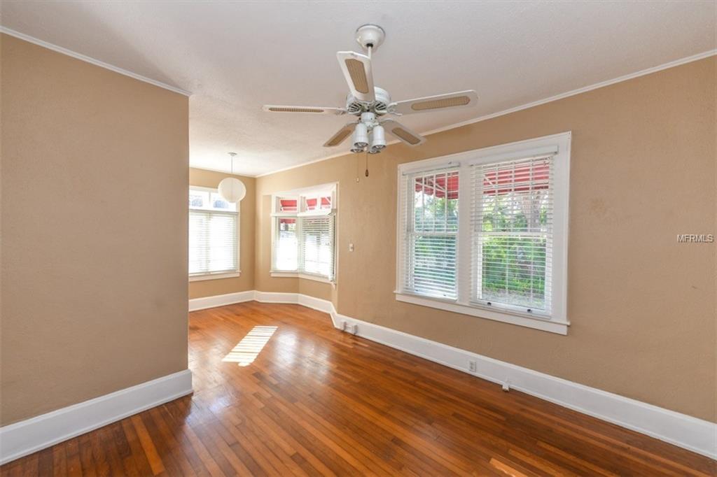 1936 GROVE STREET, SARASOTA, Florida 34239, 4 Bedrooms Bedrooms, 6 Rooms Rooms,4 BathroomsBathrooms,Residential,For sale,GROVE,A4206863