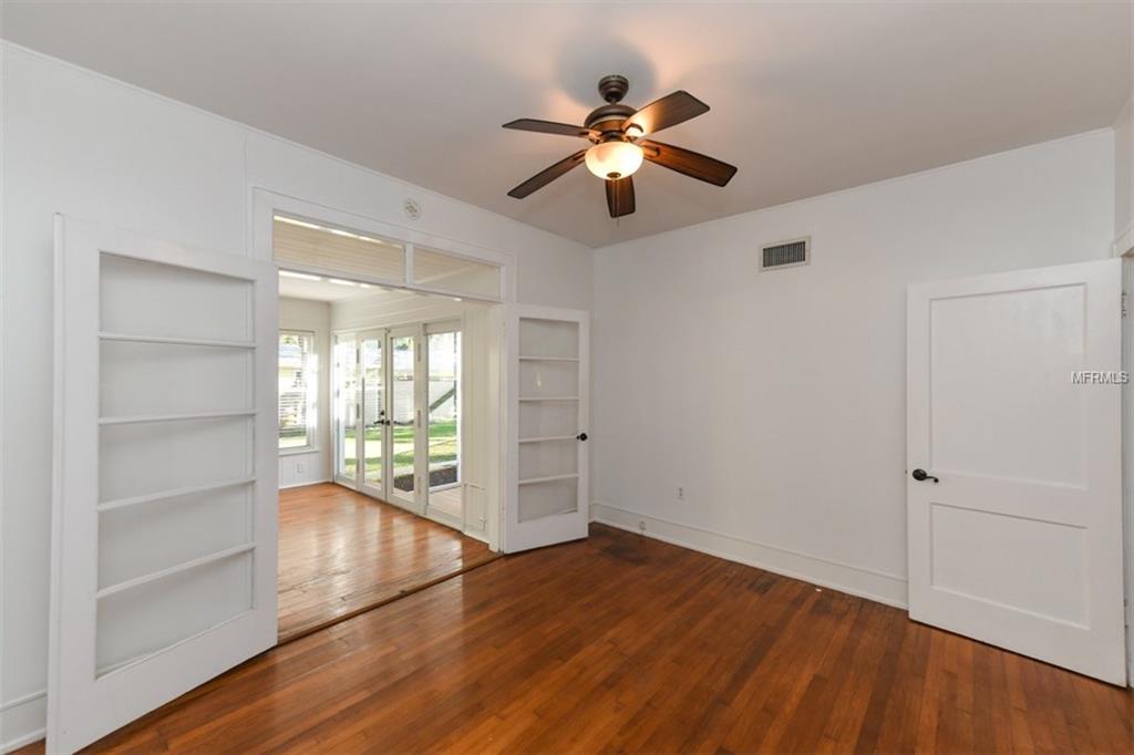 1936 GROVE STREET, SARASOTA, Florida 34239, 4 Bedrooms Bedrooms, 6 Rooms Rooms,4 BathroomsBathrooms,Residential,For sale,GROVE,A4206863