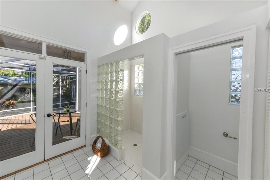 1936 GROVE STREET, SARASOTA, Florida 34239, 4 Bedrooms Bedrooms, 6 Rooms Rooms,4 BathroomsBathrooms,Residential,For sale,GROVE,A4206863