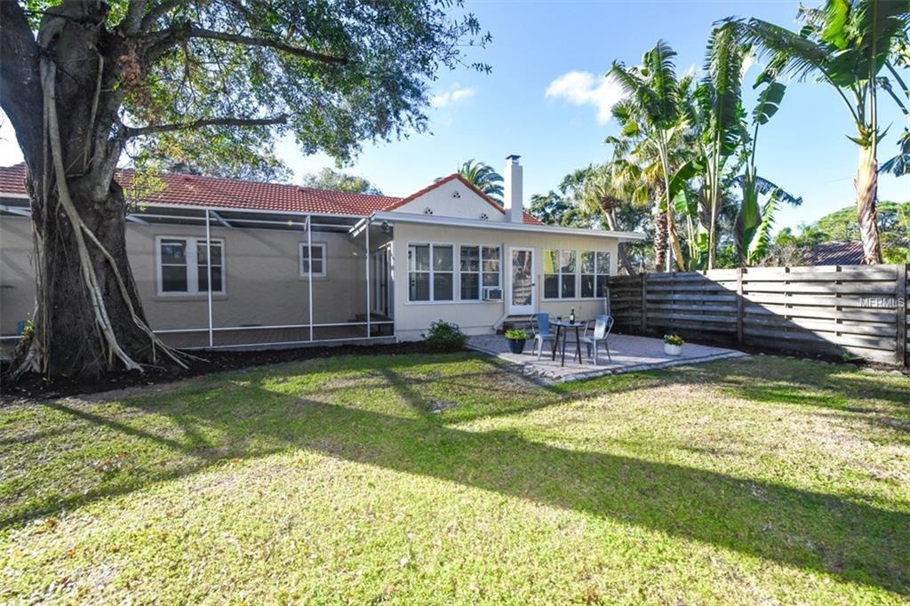 1936 GROVE STREET, SARASOTA, Florida 34239, 4 Bedrooms Bedrooms, 6 Rooms Rooms,4 BathroomsBathrooms,Residential,For sale,GROVE,A4206863