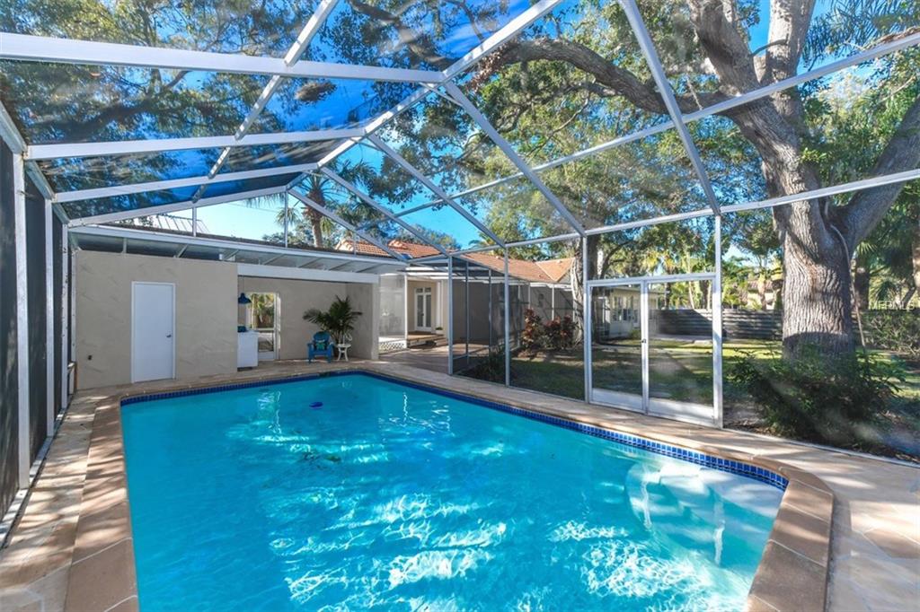 1936 GROVE STREET, SARASOTA, Florida 34239, 4 Bedrooms Bedrooms, 6 Rooms Rooms,4 BathroomsBathrooms,Residential,For sale,GROVE,A4206863