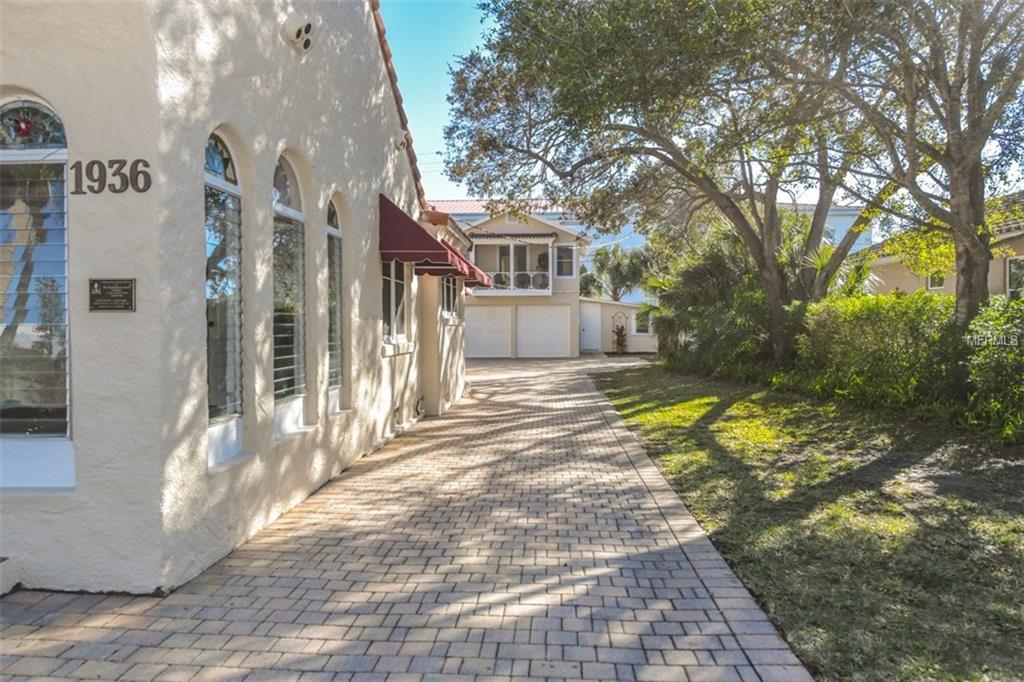 1936 GROVE STREET, SARASOTA, Florida 34239, 4 Bedrooms Bedrooms, 6 Rooms Rooms,4 BathroomsBathrooms,Residential,For sale,GROVE,A4206863
