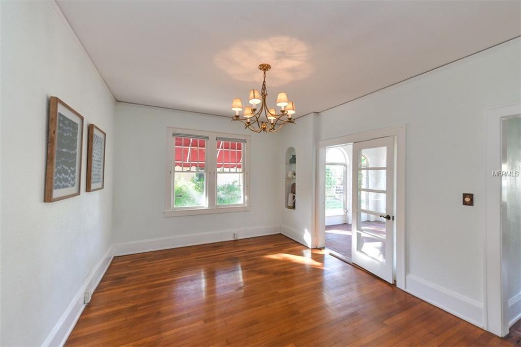 1936 GROVE STREET, SARASOTA, Florida 34239, 4 Bedrooms Bedrooms, 6 Rooms Rooms,4 BathroomsBathrooms,Residential,For sale,GROVE,A4206863