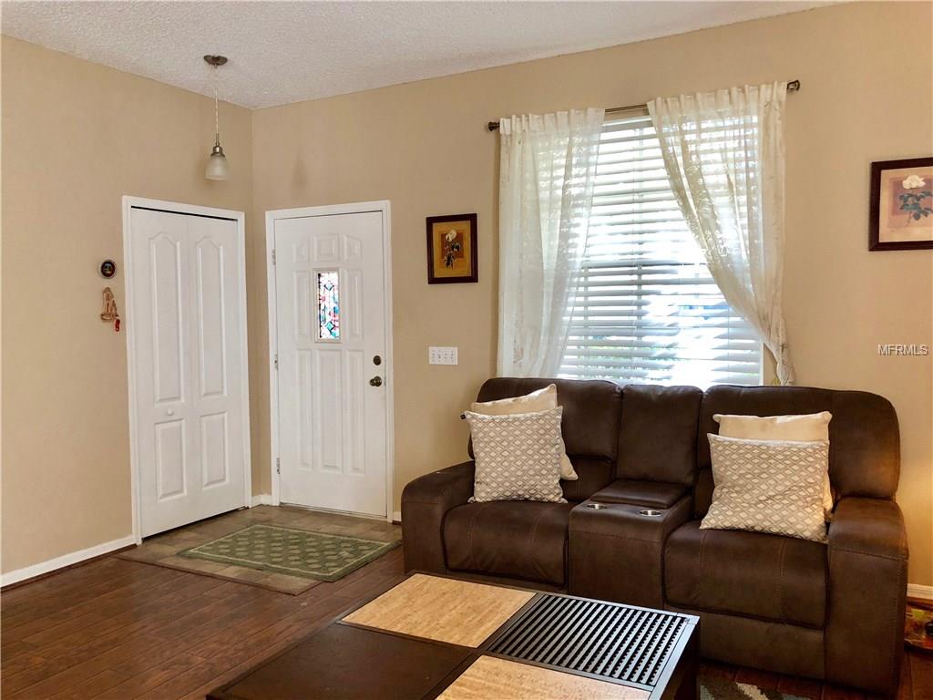 27817 SKY LAKE CIRCLE, WESLEY CHAPEL, Florida 33544, 3 Bedrooms Bedrooms, 8 Rooms Rooms,2 BathroomsBathrooms,Residential,For sale,SKY LAKE,T2927207