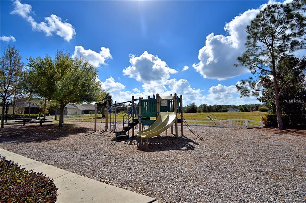 135 COSTA LOOP, AUBURNDALE, Florida 33823, 4 Bedrooms Bedrooms, 11 Rooms Rooms,3 BathroomsBathrooms,Residential,For sale,COSTA,P4719055