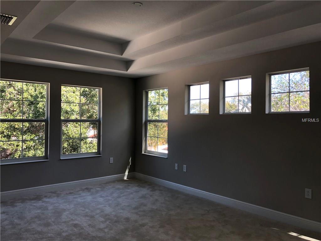 129 24TH AVENUE S, ST PETERSBURG, Florida 33705, 4 Bedrooms Bedrooms, 6 Rooms Rooms,3 BathroomsBathrooms,Residential,For sale,24TH,T2865232