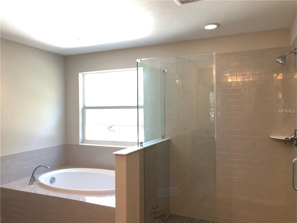 129 24TH AVENUE S, ST PETERSBURG, Florida 33705, 4 Bedrooms Bedrooms, 6 Rooms Rooms,3 BathroomsBathrooms,Residential,For sale,24TH,T2865232