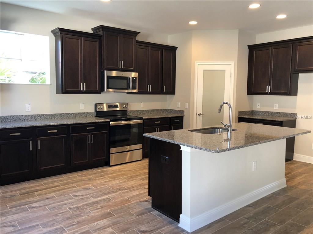 129 24TH AVENUE S, ST PETERSBURG, Florida 33705, 4 Bedrooms Bedrooms, 6 Rooms Rooms,3 BathroomsBathrooms,Residential,For sale,24TH,T2865232