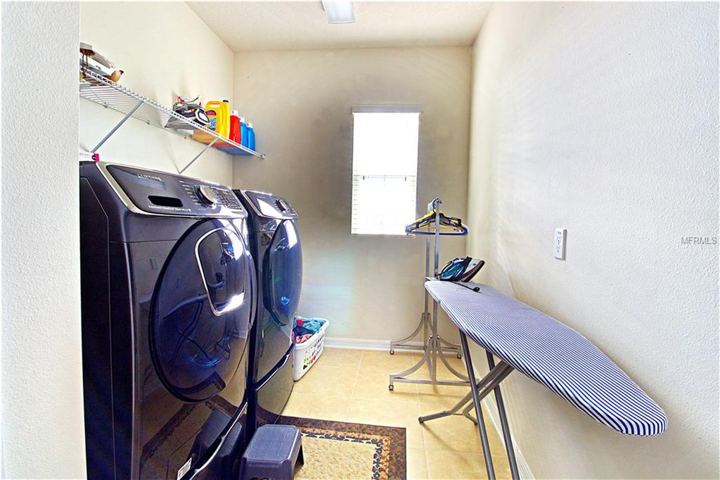 895 BAY BRIDGE CIRCLE, APOPKA, Florida 32703, 4 Bedrooms Bedrooms, 8 Rooms Rooms,3 BathroomsBathrooms,Residential,For sale,BAY BRIDGE,O5546251