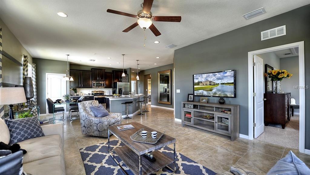 8362 ENCLAVE WAY, SARASOTA, Florida 34243, 3 Bedrooms Bedrooms, 7 Rooms Rooms,2 BathroomsBathrooms,Residential,For sale,ENCLAVE,T2919191