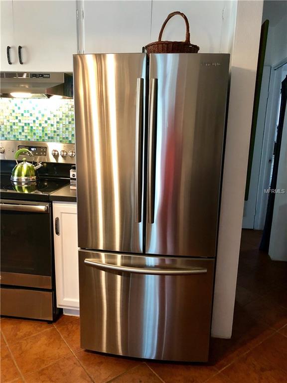 210 LAKEVIEW LANE, ENGLEWOOD, Florida 34223, 2 Bedrooms Bedrooms, 6 Rooms Rooms,1 BathroomBathrooms,Residential,For sale,LAKEVIEW,D5922146