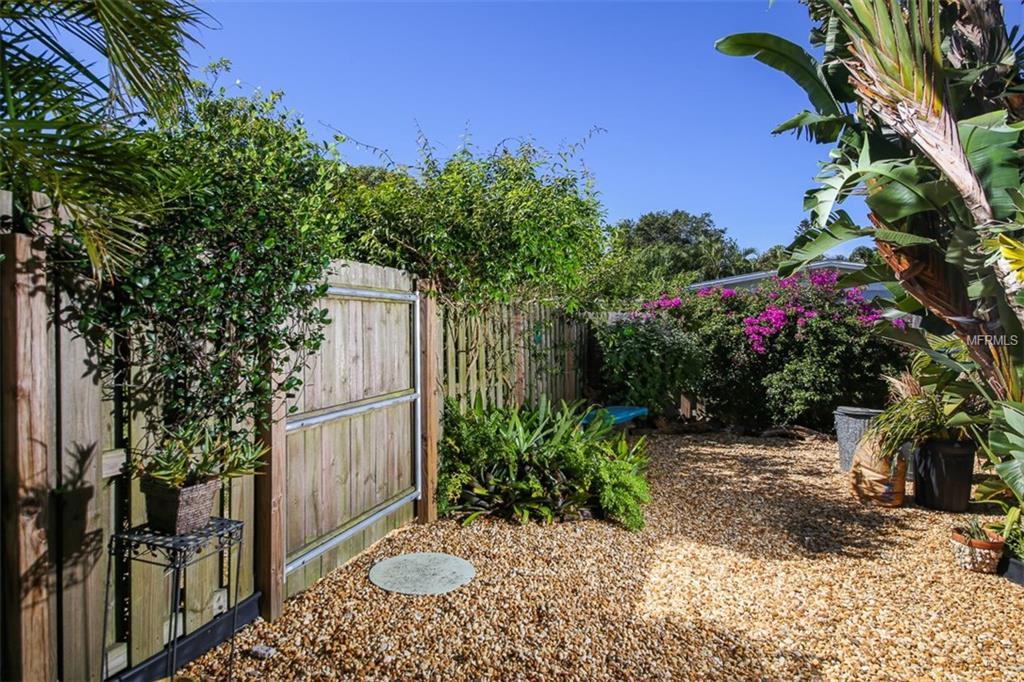 210 LAKEVIEW LANE, ENGLEWOOD, Florida 34223, 2 Bedrooms Bedrooms, 6 Rooms Rooms,1 BathroomBathrooms,Residential,For sale,LAKEVIEW,D5922146