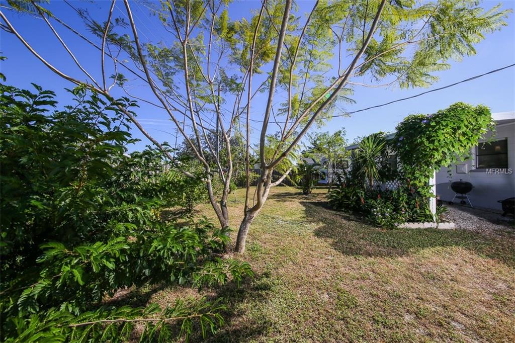 210 LAKEVIEW LANE, ENGLEWOOD, Florida 34223, 2 Bedrooms Bedrooms, 6 Rooms Rooms,1 BathroomBathrooms,Residential,For sale,LAKEVIEW,D5922146