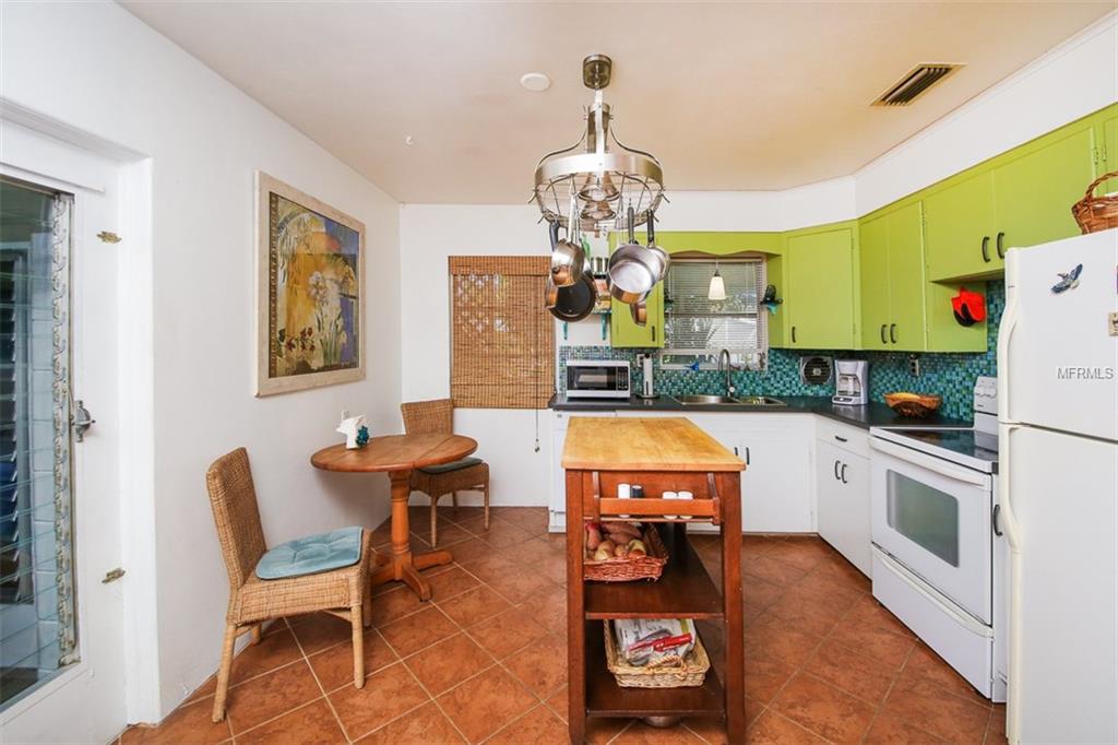 210 LAKEVIEW LANE, ENGLEWOOD, Florida 34223, 2 Bedrooms Bedrooms, 6 Rooms Rooms,1 BathroomBathrooms,Residential,For sale,LAKEVIEW,D5922146