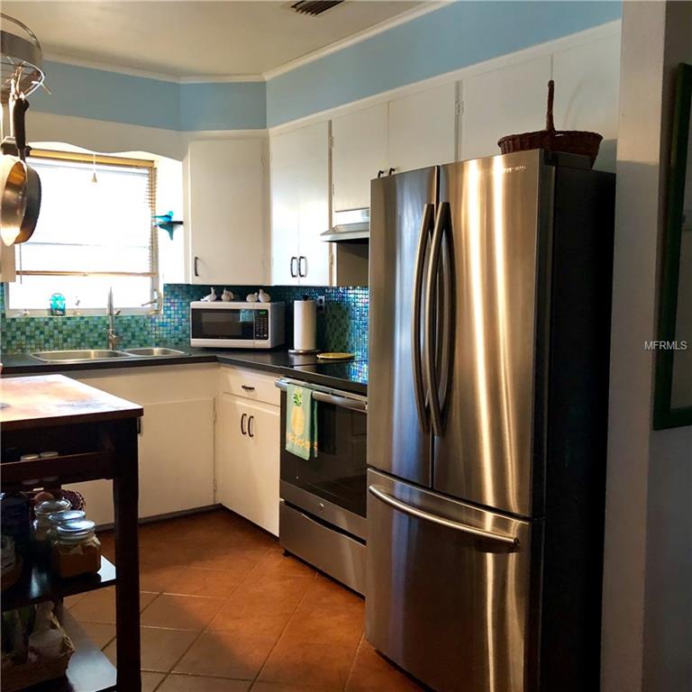 210 LAKEVIEW LANE, ENGLEWOOD, Florida 34223, 2 Bedrooms Bedrooms, 6 Rooms Rooms,1 BathroomBathrooms,Residential,For sale,LAKEVIEW,D5922146