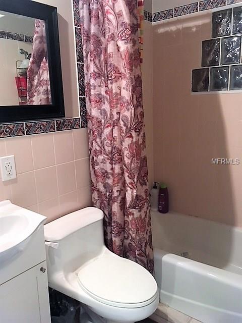 10402 VALENCIA ROAD, SEMINOLE, Florida 33772, 4 Bedrooms Bedrooms, 7 Rooms Rooms,3 BathroomsBathrooms,Residential,For sale,VALENCIA,U7847488