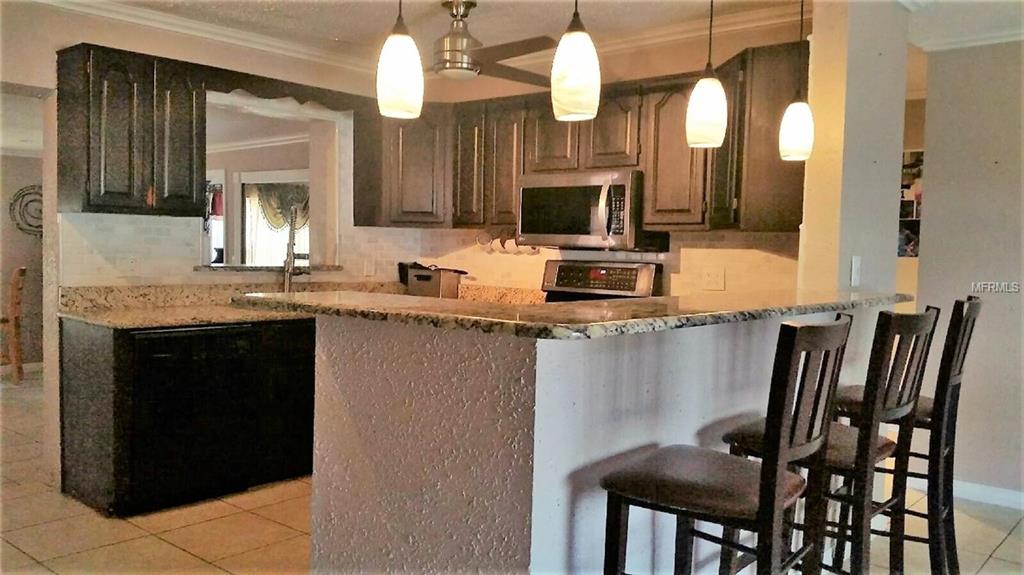 10402 VALENCIA ROAD, SEMINOLE, Florida 33772, 4 Bedrooms Bedrooms, 7 Rooms Rooms,3 BathroomsBathrooms,Residential,For sale,VALENCIA,U7847488