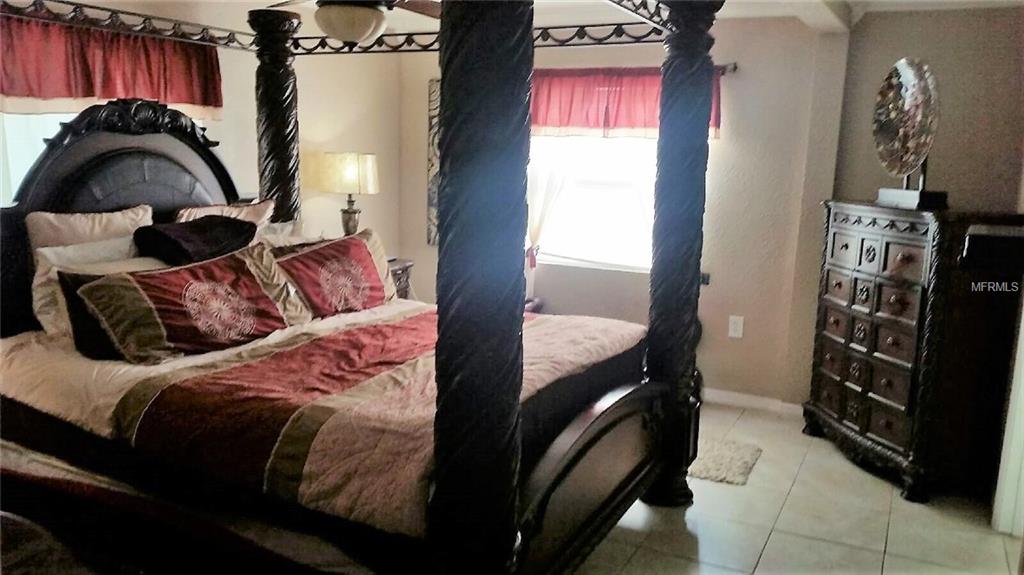 10402 VALENCIA ROAD, SEMINOLE, Florida 33772, 4 Bedrooms Bedrooms, 7 Rooms Rooms,3 BathroomsBathrooms,Residential,For sale,VALENCIA,U7847488