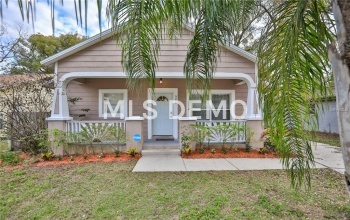 306 W CREST AVENUE, TAMPA, Florida 33603, 3 Bedrooms Bedrooms, 3 Rooms Rooms,2 BathroomsBathrooms,Residential,For sale,CREST,T2928604
