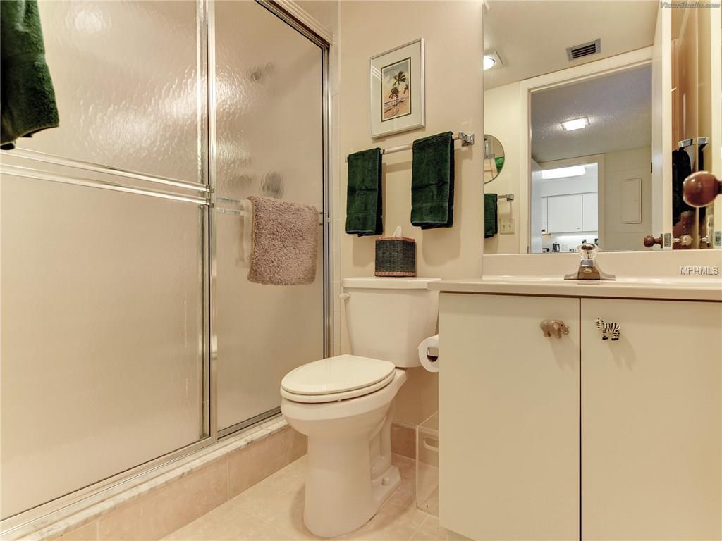 835 BAYPORT WAY, LONGBOAT KEY, Florida 34228, 2 Bedrooms Bedrooms, 7 Rooms Rooms,2 BathroomsBathrooms,Residential,For sale,BAYPORT,A4197607