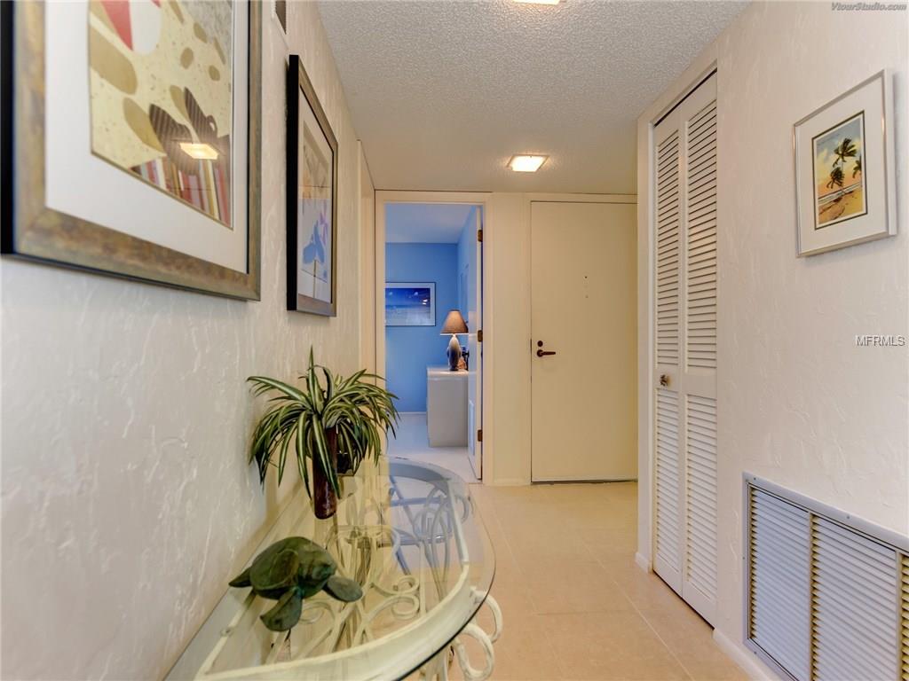 835 BAYPORT WAY, LONGBOAT KEY, Florida 34228, 2 Bedrooms Bedrooms, 7 Rooms Rooms,2 BathroomsBathrooms,Residential,For sale,BAYPORT,A4197607