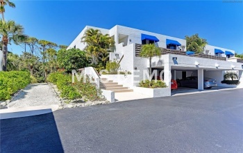 835 BAYPORT WAY, LONGBOAT KEY, Florida 34228, 2 Bedrooms Bedrooms, 7 Rooms Rooms,2 BathroomsBathrooms,Residential,For sale,BAYPORT,A4197607