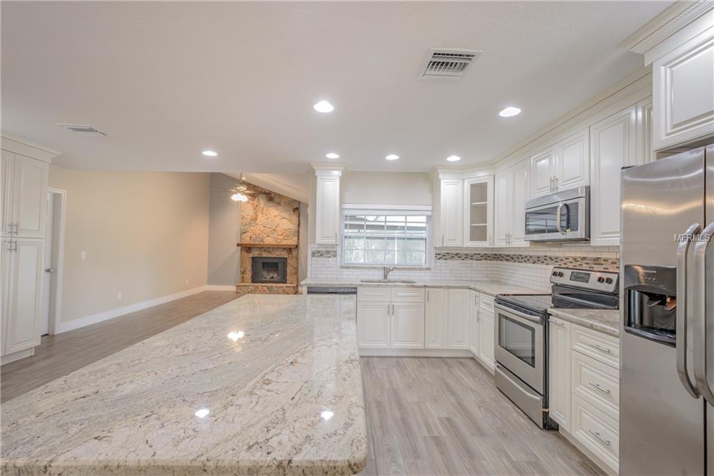 4002 BRIARLAKE DRIVE, VALRICO, Florida 33596, 4 Bedrooms Bedrooms, 6 Rooms Rooms,2 BathroomsBathrooms,Residential,For sale,BRIARLAKE,T2923286