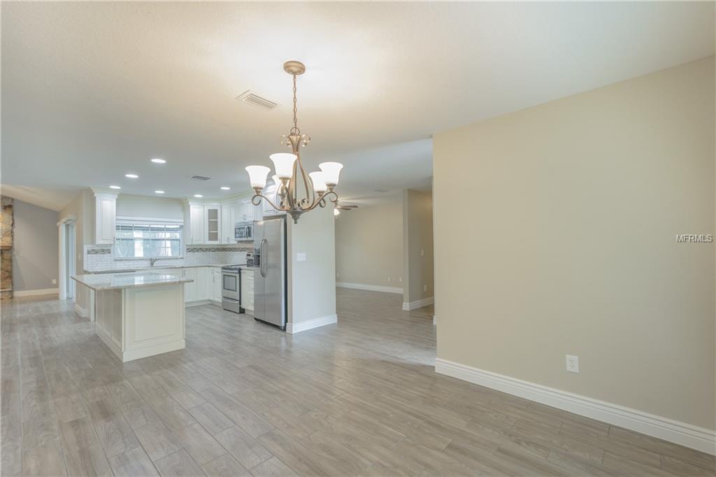 4002 BRIARLAKE DRIVE, VALRICO, Florida 33596, 4 Bedrooms Bedrooms, 6 Rooms Rooms,2 BathroomsBathrooms,Residential,For sale,BRIARLAKE,T2923286