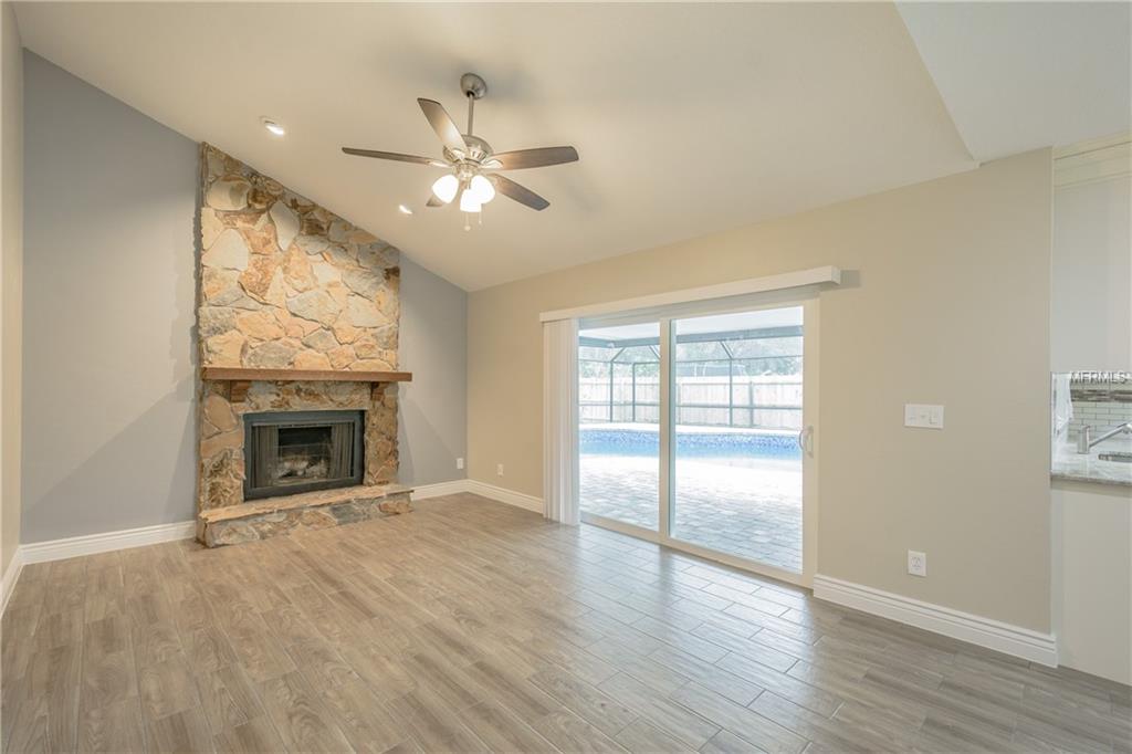 4002 BRIARLAKE DRIVE, VALRICO, Florida 33596, 4 Bedrooms Bedrooms, 6 Rooms Rooms,2 BathroomsBathrooms,Residential,For sale,BRIARLAKE,T2923286