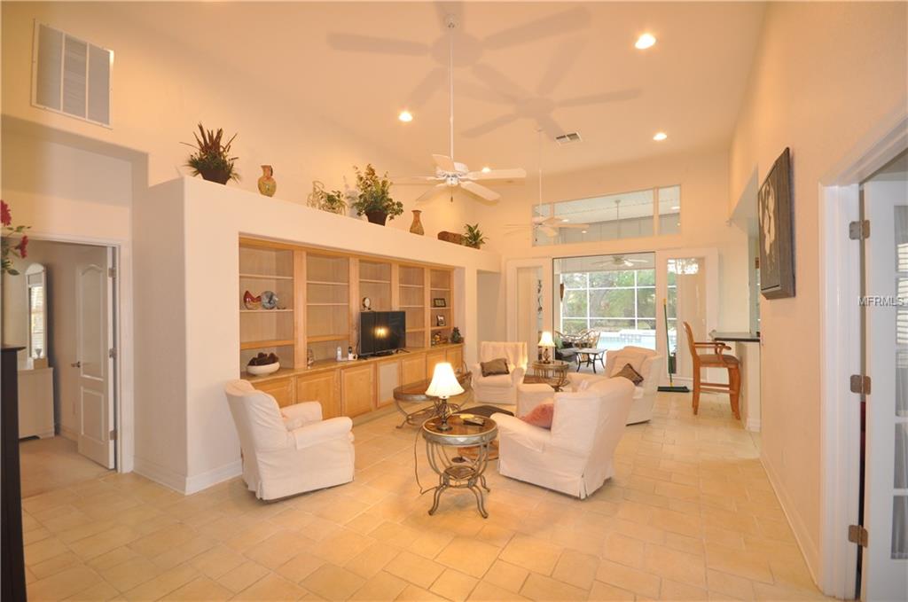 130 PINEWOOD COURT, DAVENPORT, Florida 33896, 3 Bedrooms Bedrooms, 9 Rooms Rooms,3 BathroomsBathrooms,Residential,For sale,PINEWOOD,O5558388