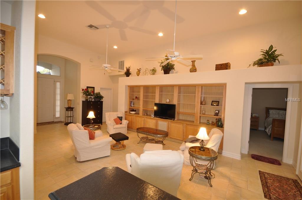 130 PINEWOOD COURT, DAVENPORT, Florida 33896, 3 Bedrooms Bedrooms, 9 Rooms Rooms,3 BathroomsBathrooms,Residential,For sale,PINEWOOD,O5558388