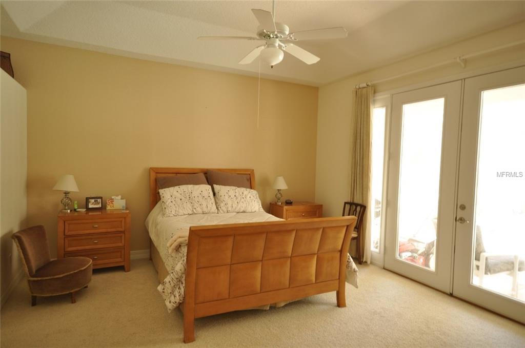 130 PINEWOOD COURT, DAVENPORT, Florida 33896, 3 Bedrooms Bedrooms, 9 Rooms Rooms,3 BathroomsBathrooms,Residential,For sale,PINEWOOD,O5558388