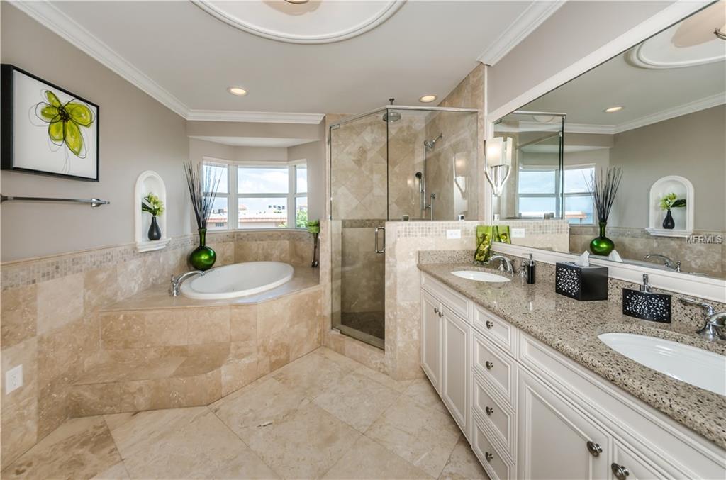 604 GULF BOULEVARD, INDIAN ROCKS BEACH, Florida 33785, 3 Bedrooms Bedrooms, 8 Rooms Rooms,3 BathroomsBathrooms,Residential,For sale,GULF,U7847206