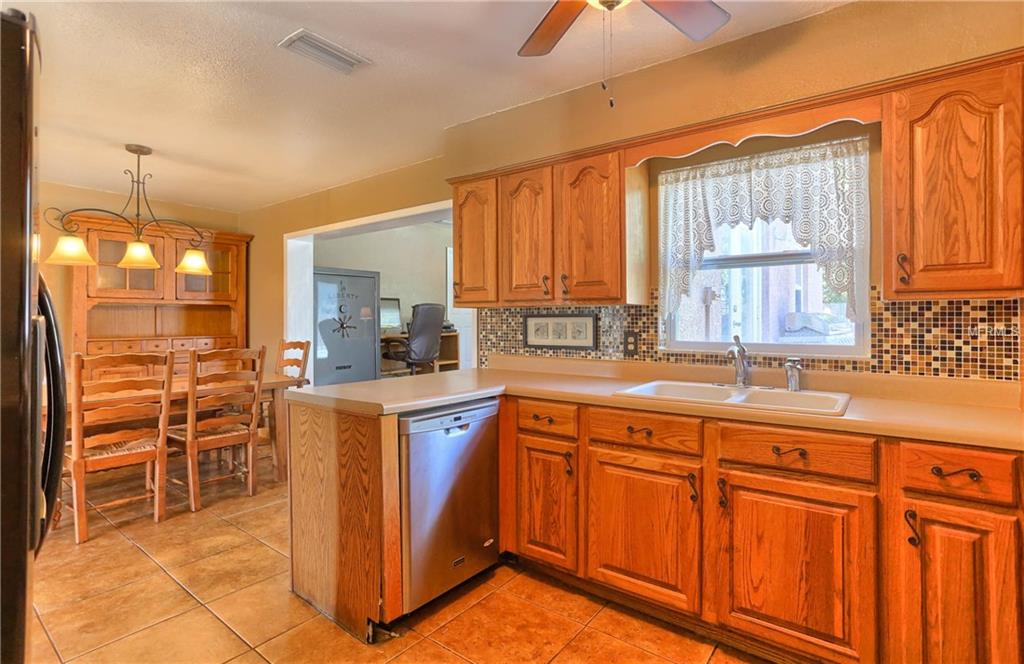 5859 31ST AVENUE N, ST PETERSBURG, Florida 33710, 3 Bedrooms Bedrooms, 7 Rooms Rooms,2 BathroomsBathrooms,Residential,For sale,31ST,U7838115