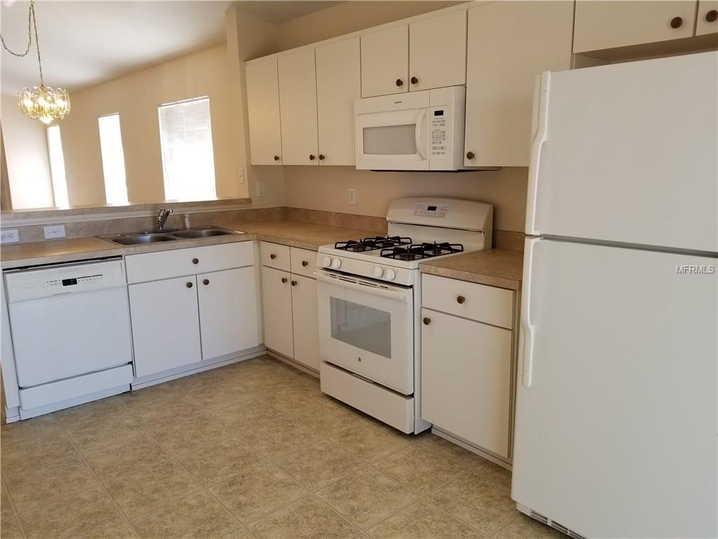 7435 OXFORD GARDEN CIRCLE, APOLLO BEACH, Florida 33572, 3 Bedrooms Bedrooms, 5 Rooms Rooms,2 BathroomsBathrooms,Residential,For sale,OXFORD GARDEN,T2924275