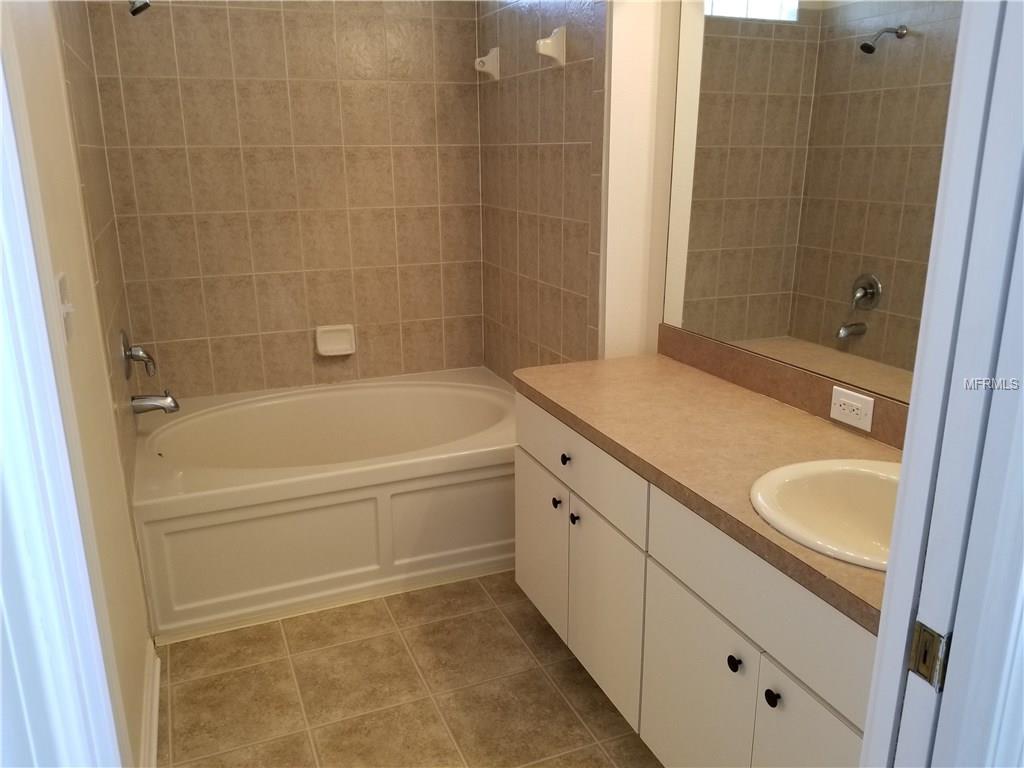 7435 OXFORD GARDEN CIRCLE, APOLLO BEACH, Florida 33572, 3 Bedrooms Bedrooms, 5 Rooms Rooms,2 BathroomsBathrooms,Residential,For sale,OXFORD GARDEN,T2924275