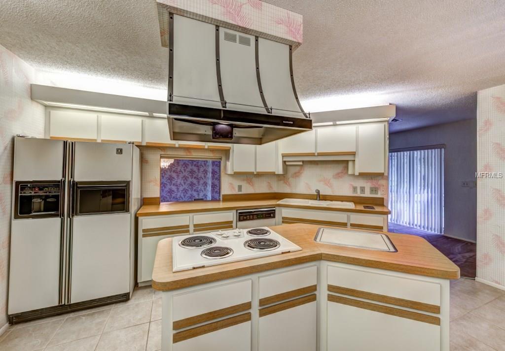 1631 COLUMBIA DRIVE, ENGLEWOOD, Florida 34223, 3 Bedrooms Bedrooms, 8 Rooms Rooms,3 BathroomsBathrooms,Residential,For sale,COLUMBIA,A4208722